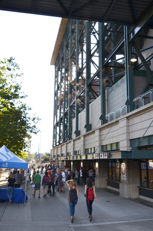 シアトルに行ったら～、野球はともかく、（SAFECO FIELD）セーフコフィールドに遊びに行こう！_f0054556_14201079.jpg