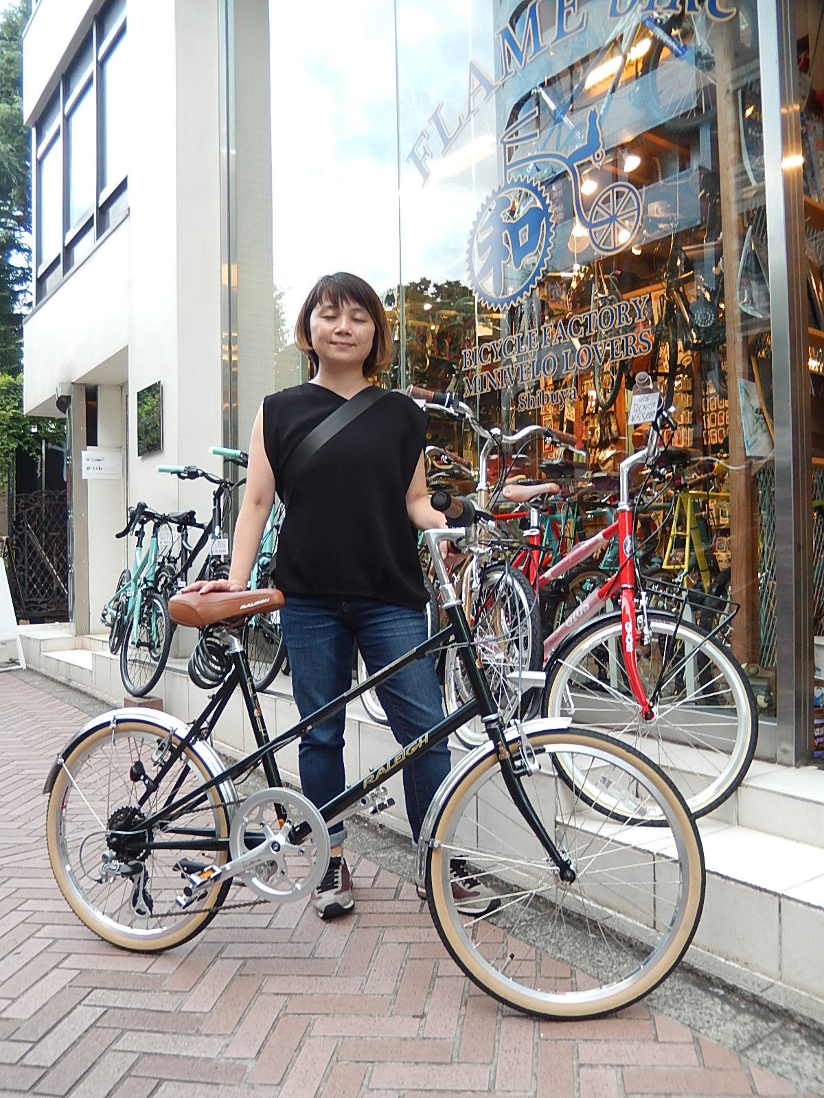 9月4日 渋谷 原宿 の自転車屋 FLAME bike前です_e0188759_18534911.jpg