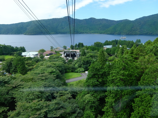芦ノ湖で船に乗り、箱根駒ケ岳へ行き、石畳の旧街道を歩く_f0100593_07450153.jpg
