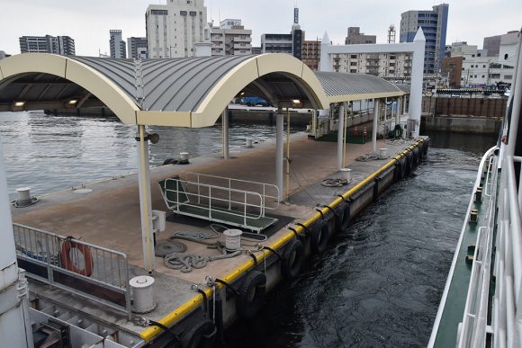 小倉から「猫の島」に！_e0158925_2335583.jpg