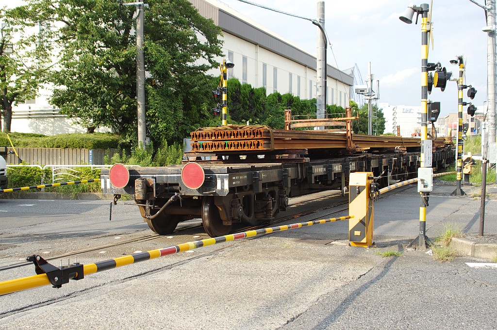 JR東日本がレール運搬気動車導入！_f0203926_21194014.jpg