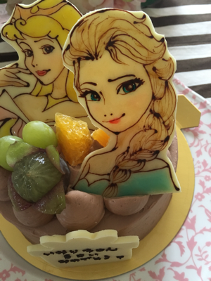 昨日はエルサとオーロラ姫のバースデーケーキを作りました Happy Field 昨日はエルサとオーロラ姫のバースデーケーキを作りました Happy Field