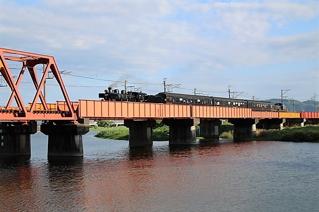 藤田八束の鉄道写真＠熊本で人吉号を激写・・・加勢川の鉄橋を渡る蒸気機関車人吉号、鹿児島本線川尻駅_d0181492_21435359.jpg