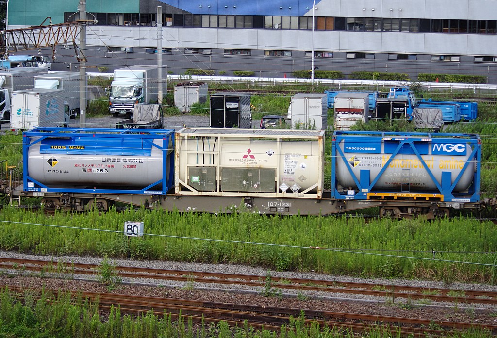 f0203926_2329101.jpg