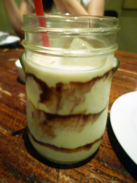 カフェ アクイーユ(cafe accueil)恵比寿本店_c0152767_22312596.jpg