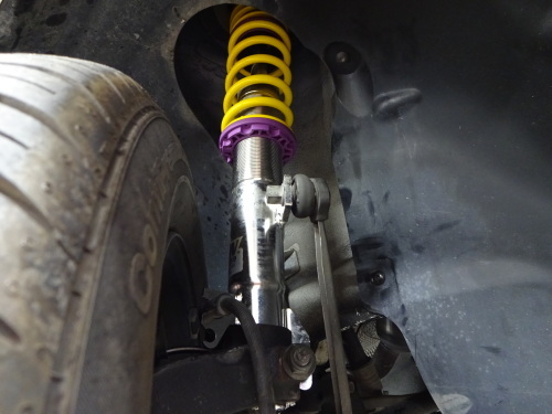 VW up!にKW車高調取り付け♪ : Macchinaの公式ブログ