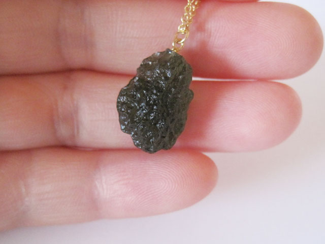 新作：モルダバイトのネックレス／Moldavite_e0266690_2243383.jpg