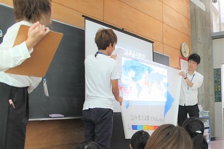 新潟市立潟東小学校においてワークショップ「７億９６００万人」を行いました_c0167632_13193578.jpg