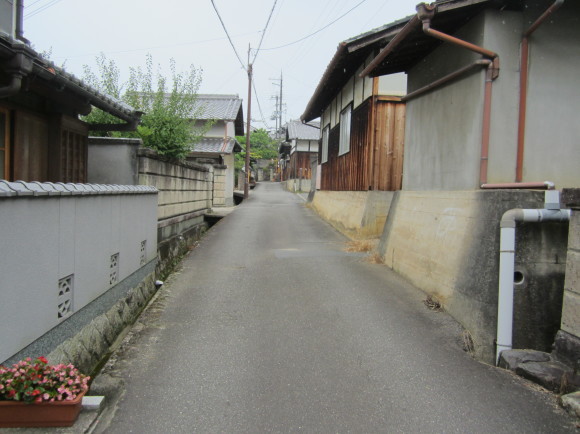 聖徳太子の墓と似ている飛鳥岩屋山古墳_a0237545_12485404.jpg