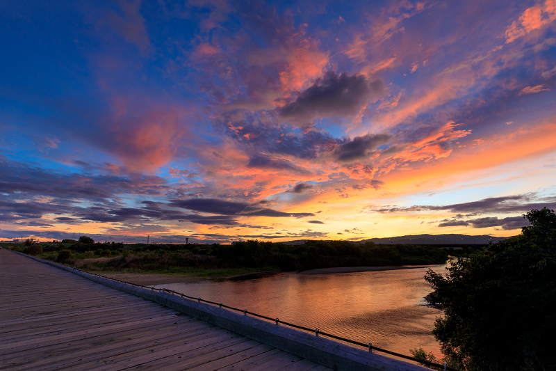 夕焼けに染まる流れ橋（久御山町・上津屋橋） : 花景色－K.W.C. PhotoBlog
