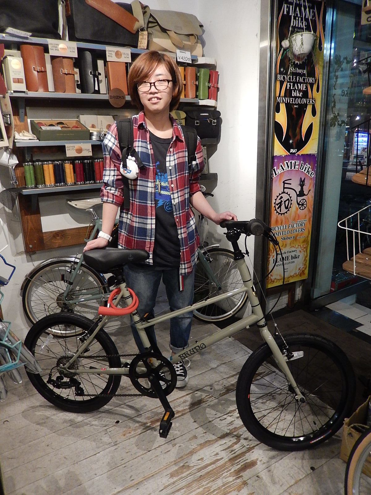 9月8日 渋谷 原宿 の自転車屋 FLAME bike前です_e0188759_19484343.jpg