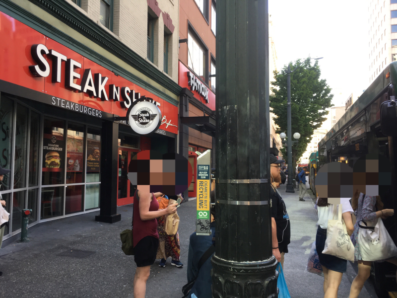 シアトル・ダウンタウンからセーフコフィールド（SAFECO FIELD）へ。バスや電車でのアクセス方法。_f0054556_17202485.jpg