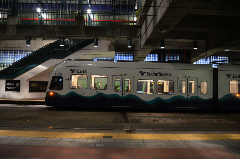 シアトル・ダウンタウンからセーフコフィールド（SAFECO FIELD）へ。バスや電車でのアクセス方法。_f0054556_23454030.jpg