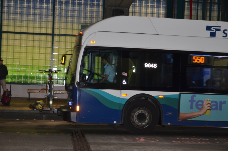 シアトル・ダウンタウンからセーフコフィールド（SAFECO FIELD）へ。バスや電車でのアクセス方法。_f0054556_23465616.jpg