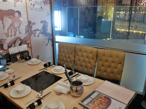 赤坂「薬膳火鍋専門店 天香回味 赤坂別館」へ行く。_f0232060_17482090.jpg