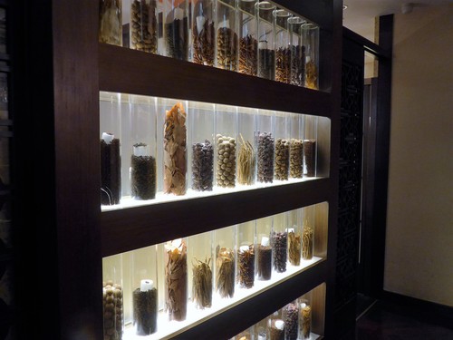 赤坂「薬膳火鍋専門店 天香回味 赤坂別館」へ行く。_f0232060_17482465.jpg