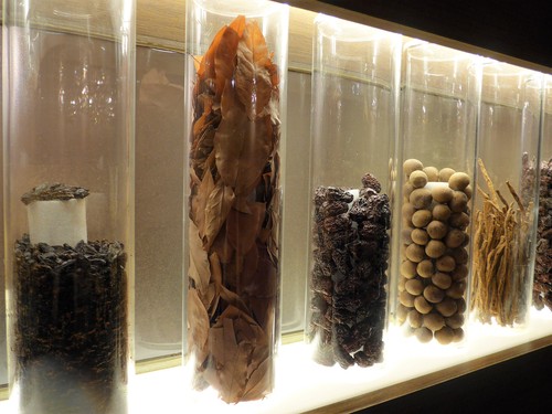 赤坂「薬膳火鍋専門店 天香回味 赤坂別館」へ行く。_f0232060_17482993.jpg