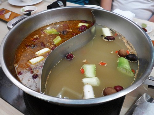 赤坂「薬膳火鍋専門店 天香回味 赤坂別館」へ行く。_f0232060_17502518.jpg