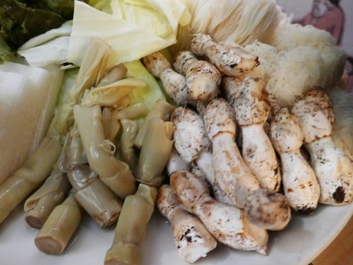赤坂「薬膳火鍋専門店 天香回味 赤坂別館」へ行く。_f0232060_1757277.jpg