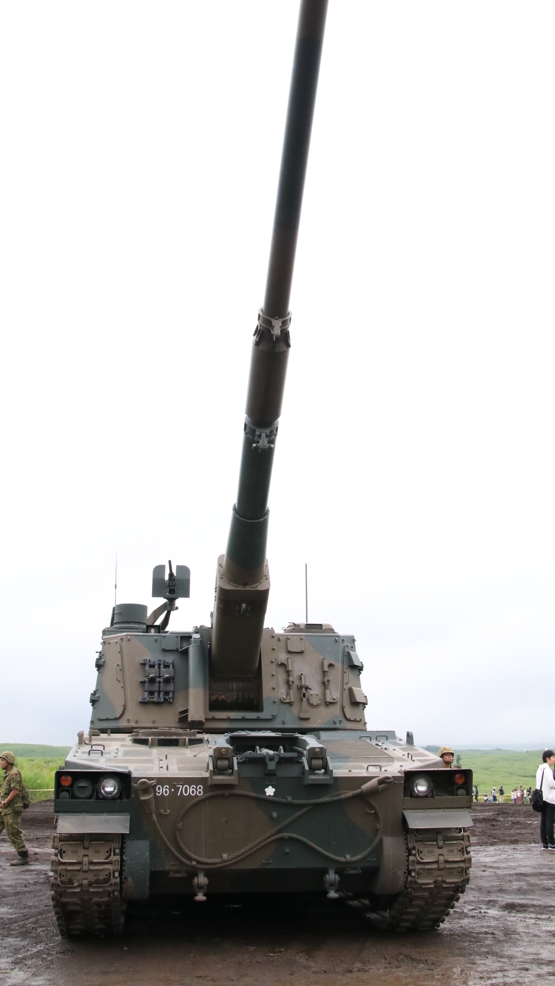 富士総合火力演習 (武器展示)_d0202264_8443661.jpg