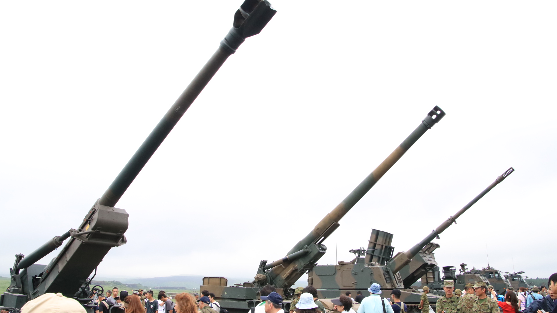 富士総合火力演習 (武器展示)_d0202264_8504469.jpg
