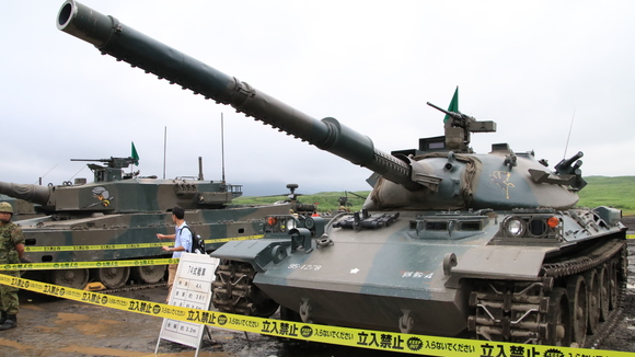 富士総合火力演習 (武器展示)_d0202264_8514722.jpg