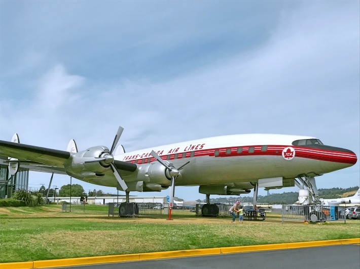 絶対に一度は必見！　航空博物館、Museum of Flight　ボーイング誕生の地（アメリカ日食旅行の旅３）_e0170687_12002534.jpg