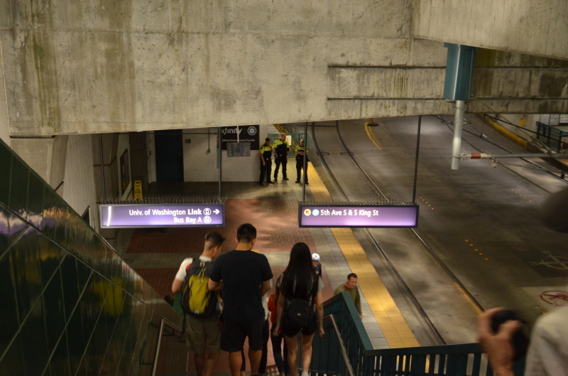 シアトル・ダウンタウンからセーフコフィールド（SAFECO FIELD）へ。バスや電車でのアクセス方法。_f0054556_12512172.jpg
