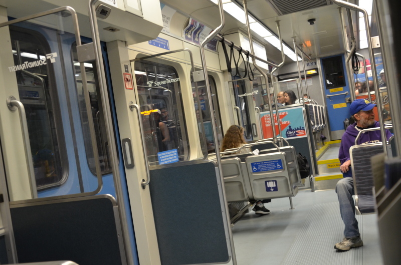 シアトル・ダウンタウンからセーフコフィールド（SAFECO FIELD）へ。バスや電車でのアクセス方法。_f0054556_12572232.jpg