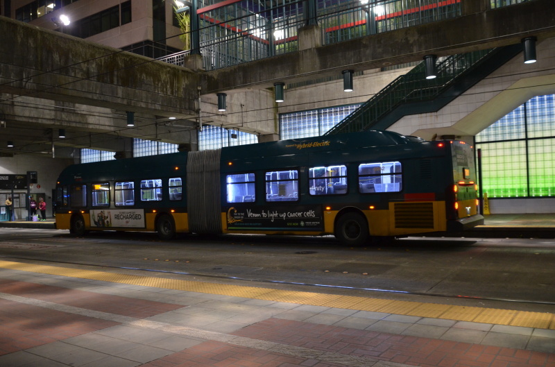 シアトル・ダウンタウンからセーフコフィールド（SAFECO FIELD）へ。バスや電車でのアクセス方法。_f0054556_12585756.jpg