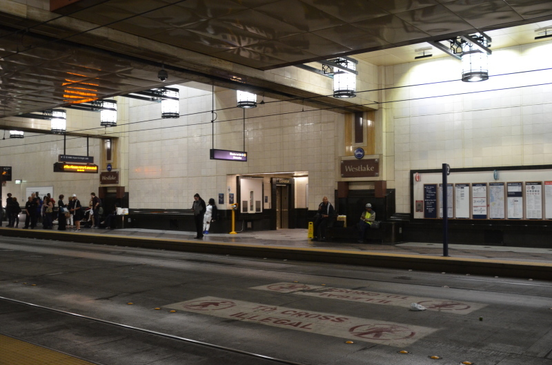 シアトル・ダウンタウンからセーフコフィールド（SAFECO FIELD）へ。バスや電車でのアクセス方法。_f0054556_12595516.jpg