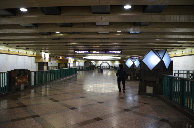 シアトル・ダウンタウンからセーフコフィールド（SAFECO FIELD）へ。バスや電車でのアクセス方法。_f0054556_13060616.jpg