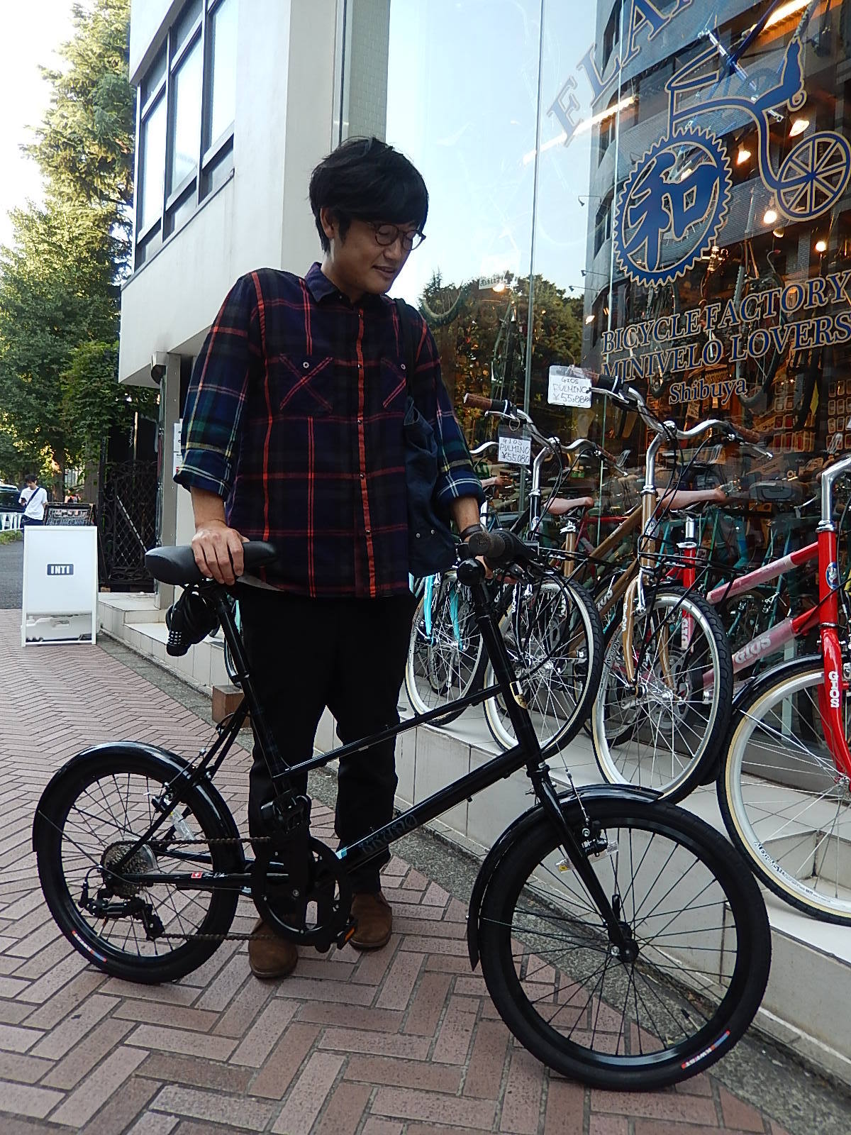 9月10日　渋谷　原宿　の自転車屋　FLAME bike前です_e0188759_19175725.jpg