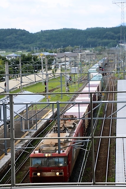 藤田八束の鉄道写真@北朝鮮がまたもやミサイル発射、平和への祈り、陸奥市川駅八戸駅の貨物列車_d0181492_08080816.jpg