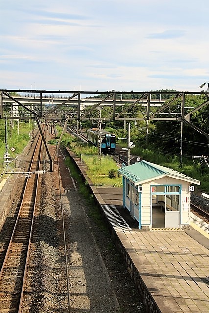 藤田八束の鉄道写真@北朝鮮がまたもやミサイル発射、平和への祈り、陸奥市川駅八戸駅の貨物列車_d0181492_08122272.jpg