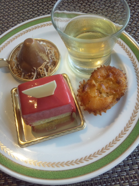 川崎日航ホテル 夜間飛行 ~マロン&さつま芋~秋の収穫スイーツブッフェ_f0076001_2231829.jpg
