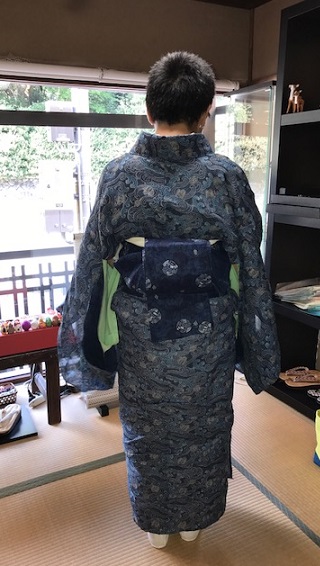 伊差川洋子さんの琉球紅型着物に城間栄順さんの帯。_f0181251_16433918.jpg