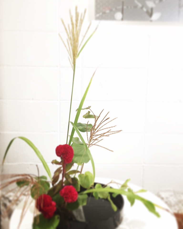 秋の生け花 おやつのお花 きれい 可愛い いとおしいをデザインしましょう