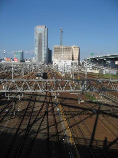 電車を降りて、鉄橋を渡った・・・_c0062511_21395532.jpg