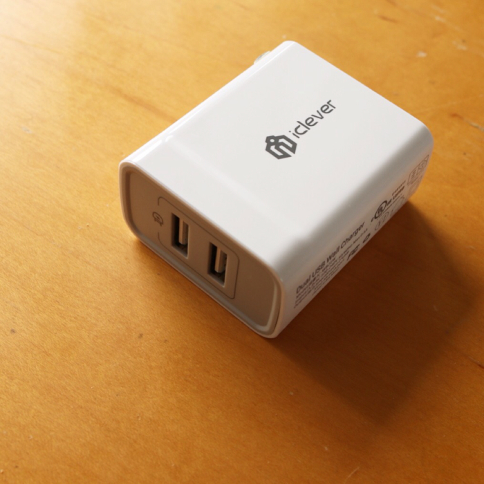 【AD】これも旅行に持っていくと便利な、2ポート USB充電器_c0060143_23103899.jpg