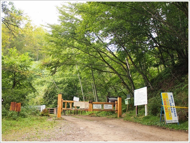 雨の北八ヶ岳 みどり池入口 しらびそ小屋 17年9月11日 ひねもすのたり 雨の北八ヶ岳 みどり池入口 しらびそ小屋 17年9月11日 ひねもすのたり