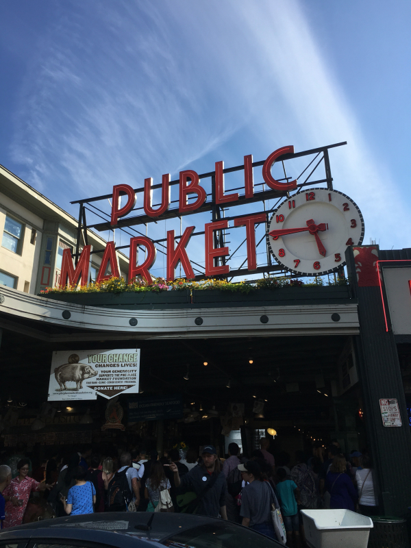 とりあえず、シアトル行ったら寄ってくよね！「PIKE PLACE MARKET(パイクプレイスマーケット）」_f0054556_22301652.jpg