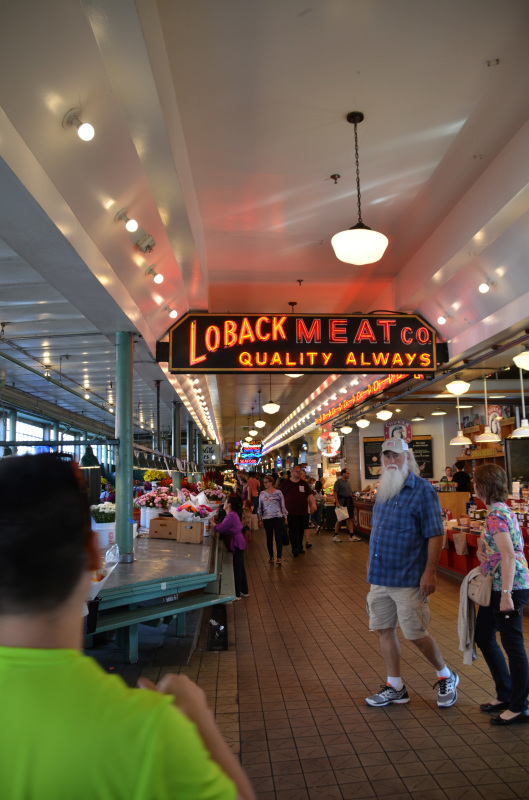 とりあえず、シアトル行ったら寄ってくよね！「PIKE PLACE MARKET(パイクプレイスマーケット）」_f0054556_22445949.jpg