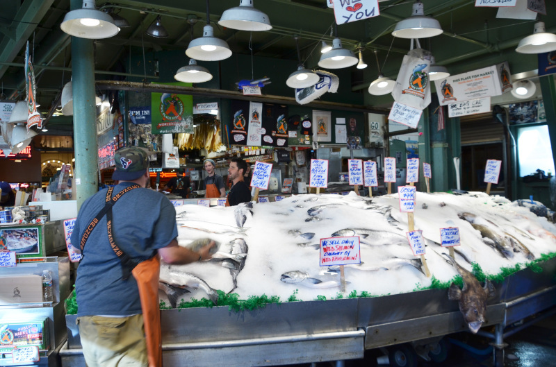 とりあえず、シアトル行ったら寄ってくよね！「PIKE PLACE MARKET(パイクプレイスマーケット）」_f0054556_22481012.jpg