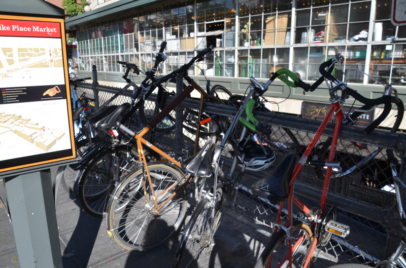 とりあえず、シアトル行ったら寄ってくよね！「PIKE PLACE MARKET(パイクプレイスマーケット）」_f0054556_22552215.jpg