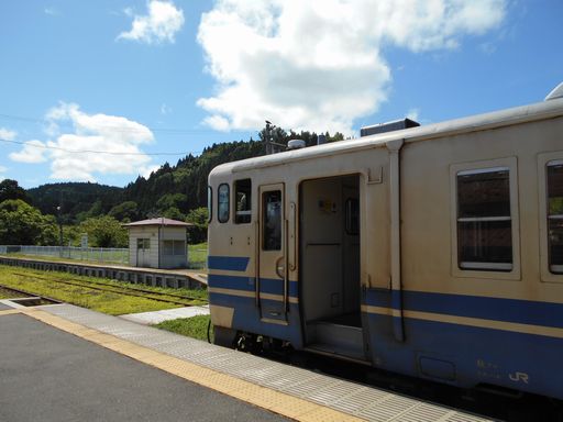 真夏の北日本海鉄道　６　（五能線）_b0005281_21592593.jpg