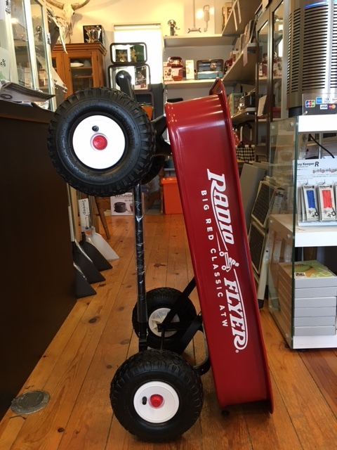 O様ご購入のRADIO FLYER最大のWAGON\"BIG RED ATW\"を組み立てサービス中!_b0125570_10330270.jpg