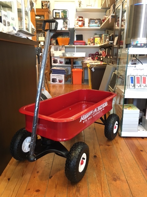 O様ご購入のRADIO FLYER最大のWAGON\"BIG RED ATW\"を組み立てサービス中!_b0125570_10335652.jpg