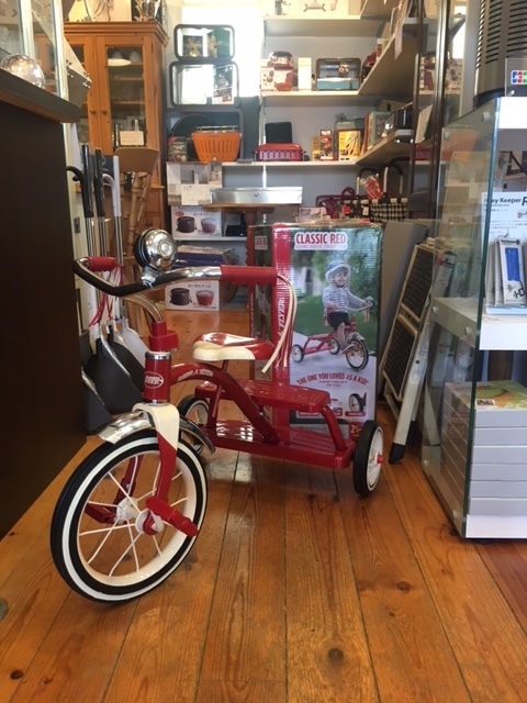 O様ご購入のRADIO FLYER最大のWAGON\"BIG RED ATW\"を組み立てサービス中!_b0125570_10342352.jpg