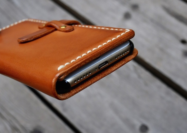 iphone 8 leather case_b0172633_20154222.jpg